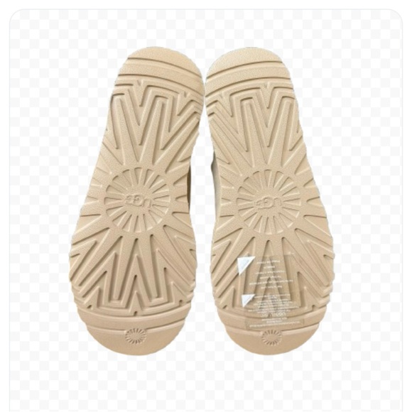 UGG SANIYA SHEARLING MINI SIZE 9 WOMAN’S NIB CREME - Picture 5 of 6